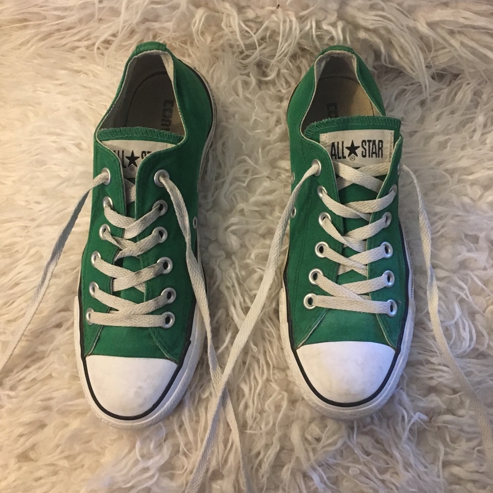 White and green converses Worn a few times size 8